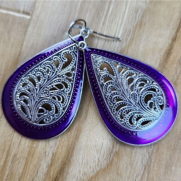 🩵Premier "Lilac" Purple Teardrop Earrings - Picture 3 of 3